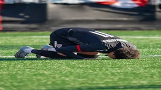 لاعب مصري يصنع التاريخ في الدوري الأمريكي