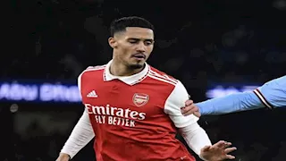 نجم آرسنال يحتفل بذكرى المولد النبوي 