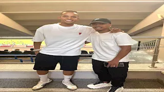 "بعلم مصر".. خوان بيزيرا يدعم منتخب مصر أمام إثوبيا من المدرجات 