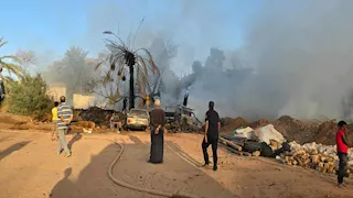 السيطرة على حريق في مزرعة بالداخلة بالوادي الجديد (صور)