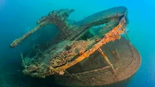 على عمق 23 مترًا.. حطام سفينة يتحول لمتحف تحت الماء برأس محمد (صور)