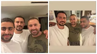 نجل أحمد السقا ينشر صورة تجمعه بوالده وشقيقه ياسين: العرق يمد