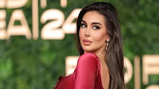 ياسمين صبري بإطلالة جذابة.. ما سر اختيارها اللون الأبيض؟