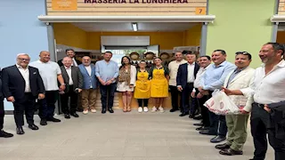 في ختام زيارتهما لإيطاليا..وزيرا الزراعة والشؤون النيابية يتفقدان تجربة السوق التعاوني في باري