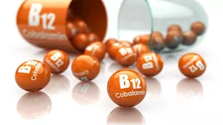 أعراض نقص فيتامين B12.. لا تتجاهلها