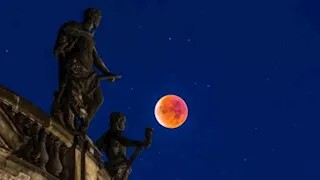 لماذا يُعتبر اكتمال القمر مهماً بالنسبة لنا؟ ولماذا يكون لونه أحمر في بعض الأحيان؟