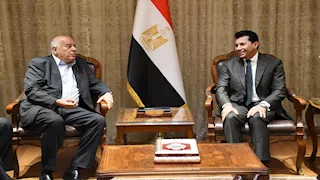 "تعاون مشترك".. زيارة فلسطينية لوزير الرياضة في مقر العاصمة الإدارية