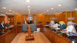 محافظ أسيوط: تعاون مع الجمعيات لدعم الأسر الفقيرة وتوفير فرص عمل (صور)