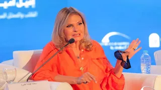 10 صور لـ يسرا بإطلالة جذابة في فعاليات اليوم الثاني من الجونة 