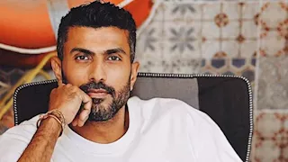 محمد سامي يهنئ والدته بعد فوزها بعضوية النواب: "متشرفين بيكي يا أعظم أم"