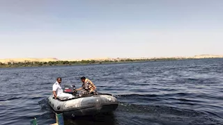 أزمة في النيل.. بقعة سولار هائلة بطول 2500 متر تظهر بأسوان- صور