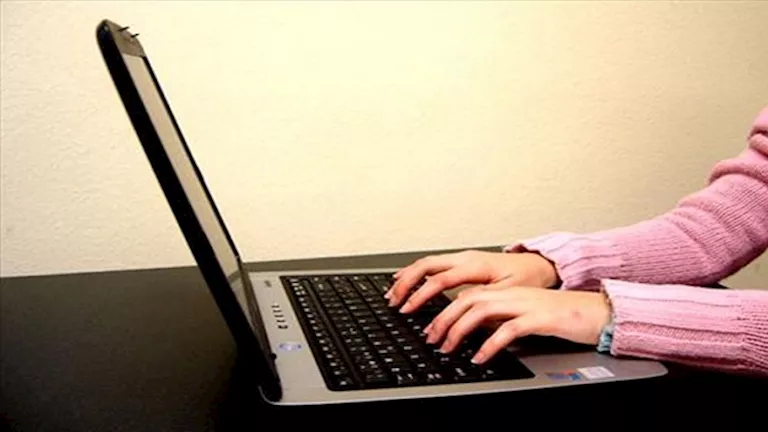 “ذبح الخنزير”.. نصب واحتيال على فيسبوك يبدأ برسائل ودية