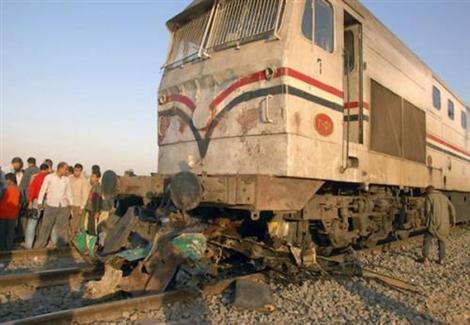  اصطدام قطار أسوان بسيارة ملاكي بقرية الحليلة جنوب محافظة الأقصر