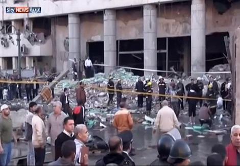 صور أولية لحادث تفجير مديرية أمن القاهرة 