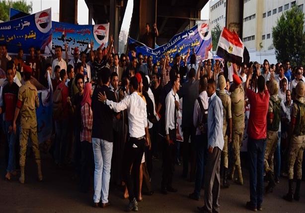 وقفة احتجاجية أمام وزارة الدفاع للتنديد بالإرهاب ودعم شهداء سيناء