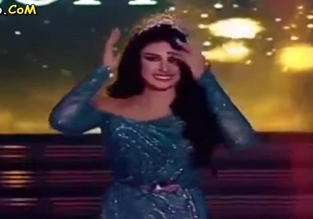  موقف محرج لملكة جمال لبنان على الهواء لحظه استلام الجائزه