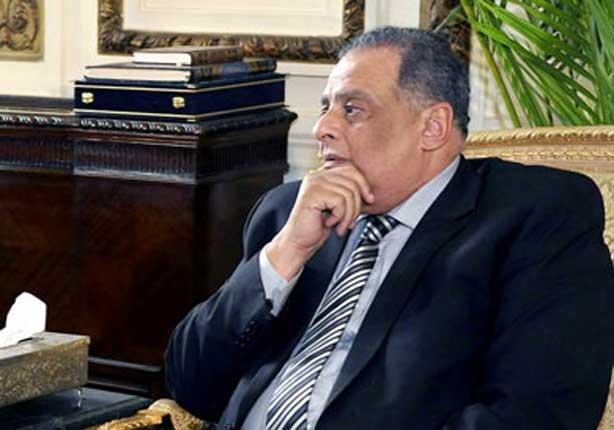 محلب يحدد اليوم الموعد النهائي لإصدار قانون الدوائر الانتخابية محلب يحدد اليوم الموعد النهائي لإصدار قانون الدوائر الانتخابية