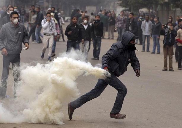 بدء اشتباكات ''الذكرى الثالثة'' لأحداث محمد محمود في ميدان التحرير