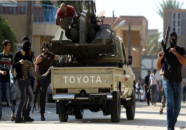 الجيش الليبي يناشد المدنيين اخلاء منطقة الميناء في بنغازي الجيش الليبي يناشد المدنيين اخلاء منطقة الميناء في بنغازي