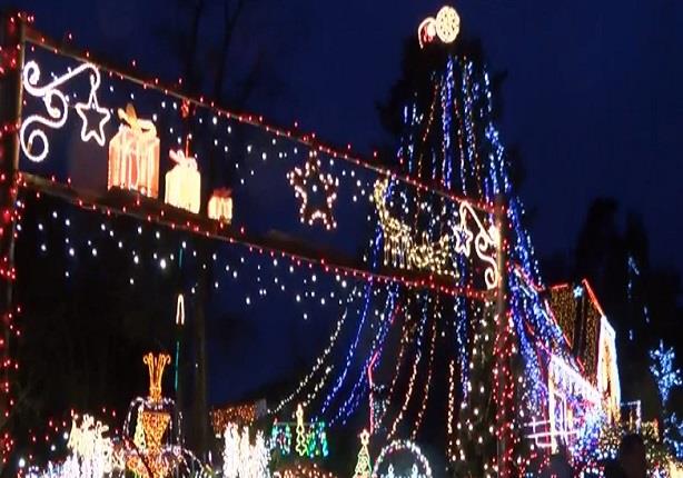 منزل مضاء بـ 450 ألف مصباح للاحتفال بعيد الميلاد