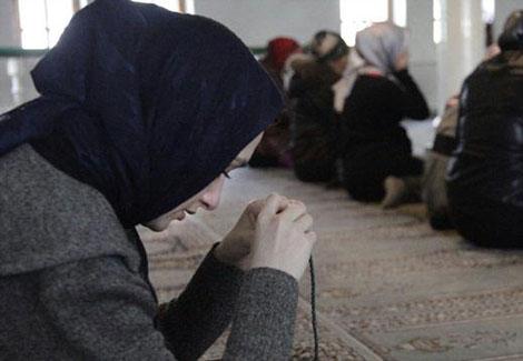 حكم دخول المرأة الحائض المسجد