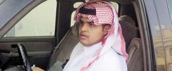 أول سعودى مصاب بالتوحد يقود سيارة