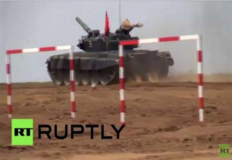 انطلاق سباقات بياتلون الدبابات في مدينة فولغوغراد الروسية
