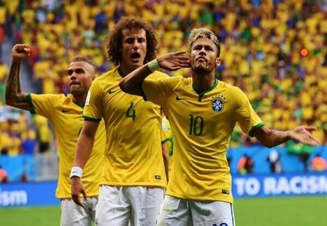 ثنائية ''هداف المونديال'' نيمار تدون الهدف رقم 100 في مئوية البرازيل