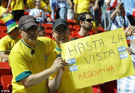 جماهير البرازيل مساندة بلجيكا: ''bye bye  Argentina'' (صورة)