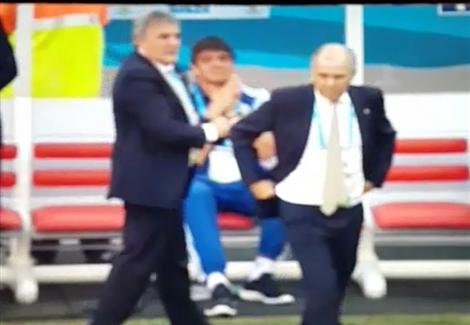 ردة فعل كوميدية لمدرب الأرجنتين بعد ضياع هدف