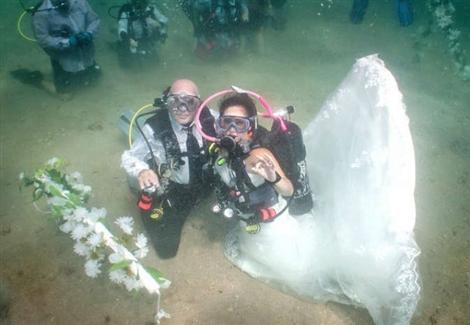 حفل زفاف في أعماق المحيط الأطلنطي