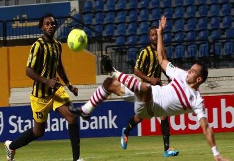 خالد قمر يخطئ في لعب الكرة بمباراة فيتا كلوب