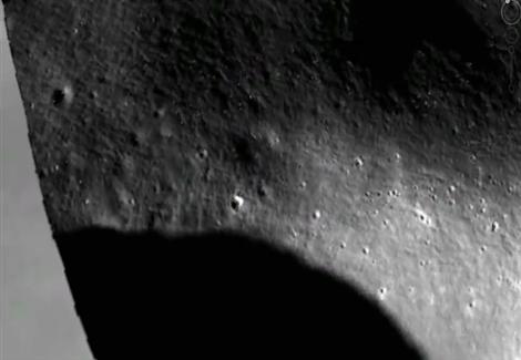 ''ناسا'' حول انسان القمر : خدوش على "نيجاتيف" الفيلم الذي أُخذت منه الصور