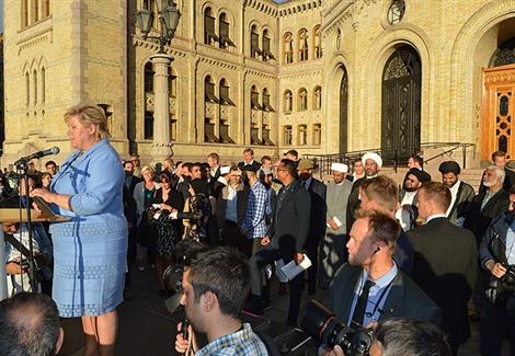 رئيسة وزراء النرويج تستشهد بحديث شريف في كلمتها ضد "داعش"