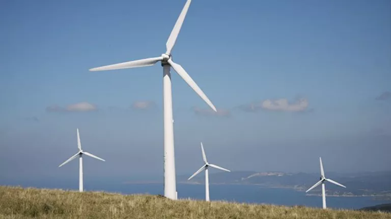 بدء تنفيذ أعمال إنشاء مزرعة رياح جديدة برأس غارب بقدرة 200 ميجاوات بدء تنفيذ أعمال إنشاء مزرعة رياح جديدة برأس غارب بقدرة 200 ميجاوات