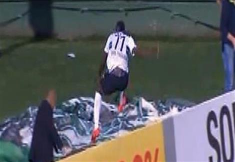 كيف تحول احتفال لاعب كوريتيبا البرازيلي لحادث عقب هدفه في مرمى ساوباولو؟