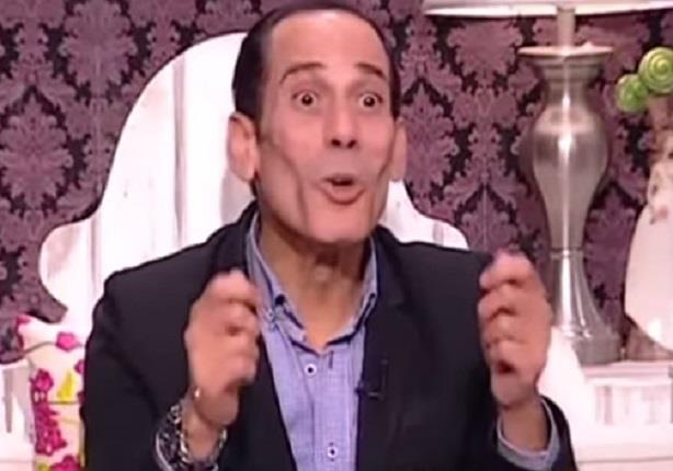 عزب شو يقلد الرئيس عبد الفتاح السيسي ع الهواء