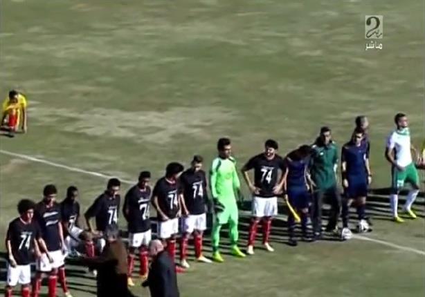لاعبو الأهلي يرتدون قمصان ضحايا حادث بورسعيد قبل مواجهة المصري
