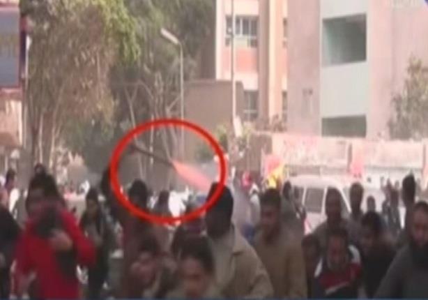 أحمد موسى يعرض فيديو لأحد الإرهابيين يطلق الخرطوش على زملائه من الخلف