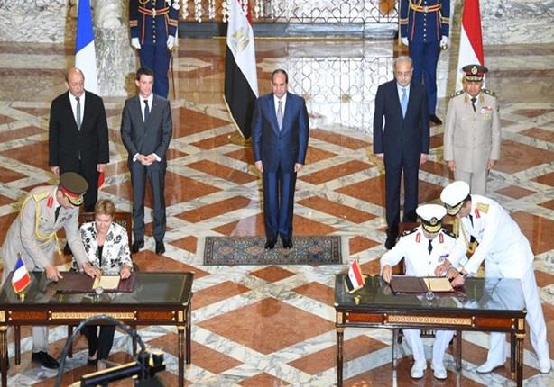مراسم التوقيع على صفقة شراء حاملة الطائرات "ميسترال" بين مصر وفرنسا