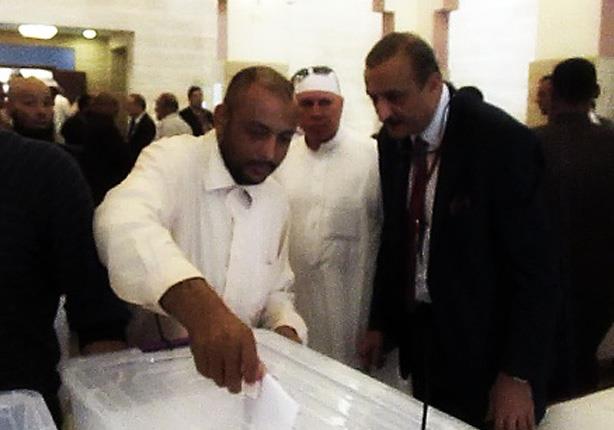  المصريون بجدة يصوتون في المرحلة الأولى للانتخابات البرلمانية