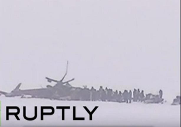 اللقطات الأولى للطائرة الروسية على جليد نهر ينسي الروسي