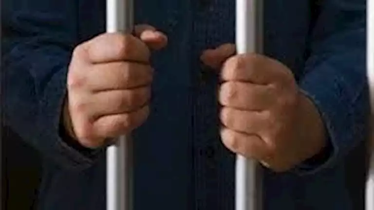 طعنات في الرقبة والصدر.. حبس شاب حاول قتل زوجته بأكتوبر