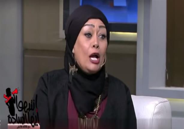 مخرج البرنامج يحرج "هالة فاخر" بسبب حجابها وترد:"أنا لابسة فانلة" 