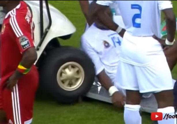 سيارة إسعاف تصدم لاعب مصاب ببطولة أفريقيا