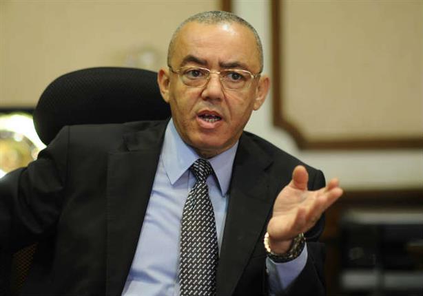 وزير الطيران: منتظرين قرار بدء عملية نقل المصريين من ليبيا