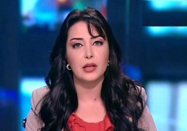 الإعلامية لبني عسل تبدأ مقدمة الأخبار بشعار ناصري