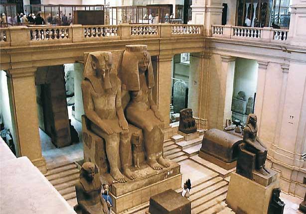 المشرف العام علي المتحف الجديد تحطم قطع أثرية بالمتحف المصري خبر غير صحيح