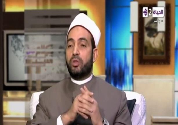 سالم عبد الجليل يوضح الفرق بين الخمار والحجاب