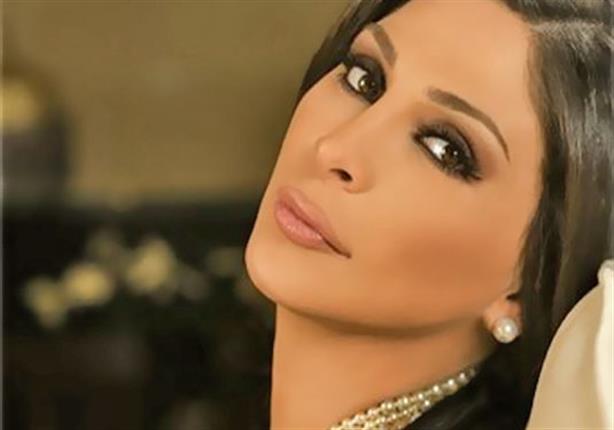 اليسا توجه رسالة لـ "المرأة" بكليب "يا مرايتي": اكسري صمتك